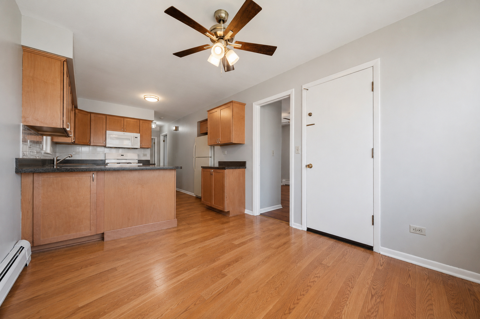 4912 W Berteau Avenue Property Photo 5