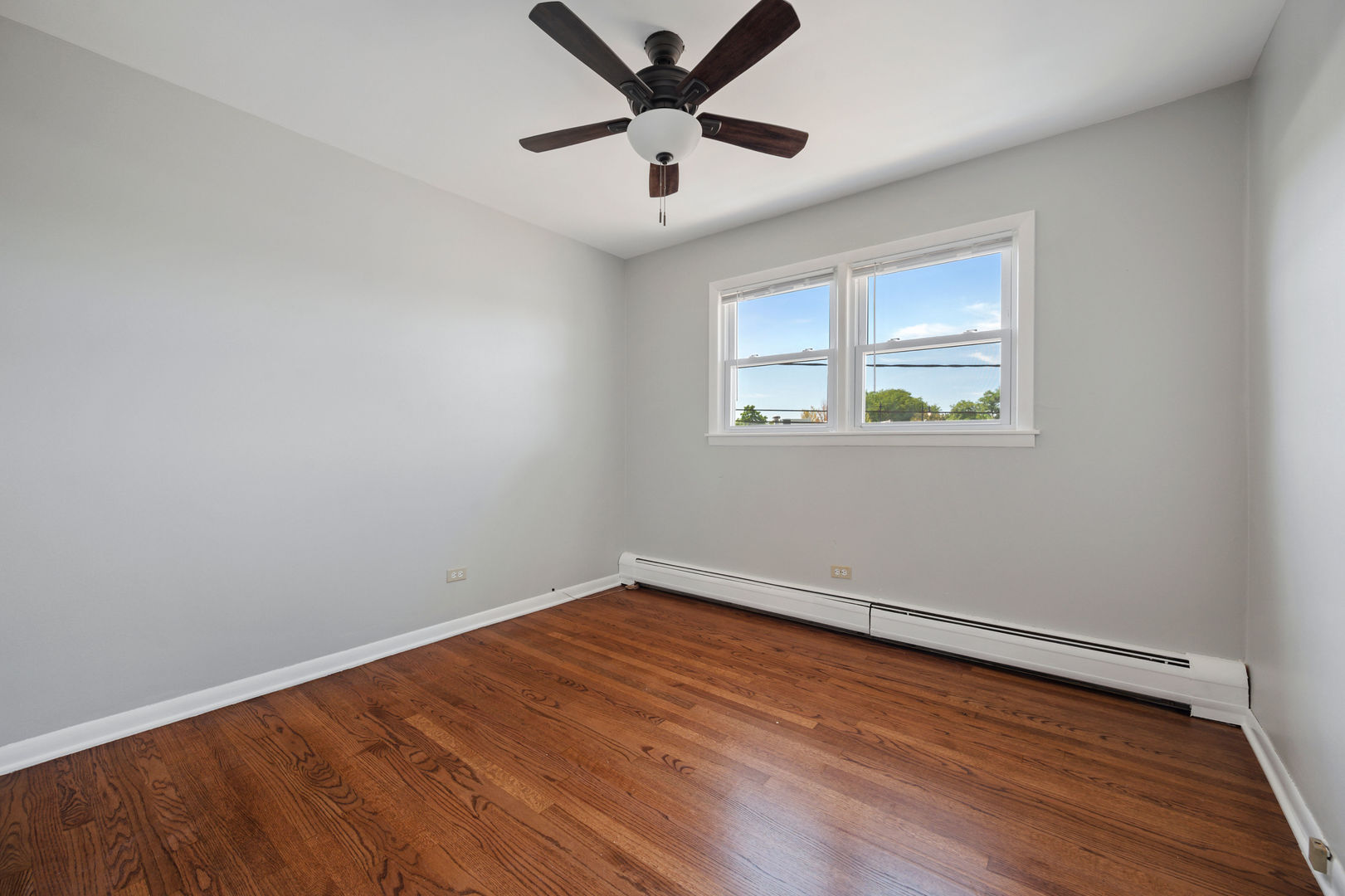 4912 W Berteau Avenue Property Photo 9