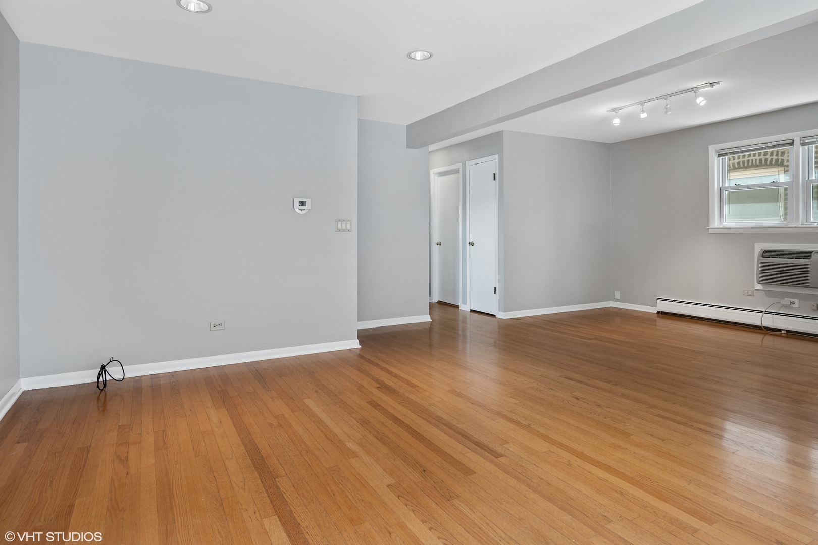 4912 W Berteau Avenue Property Photo 17