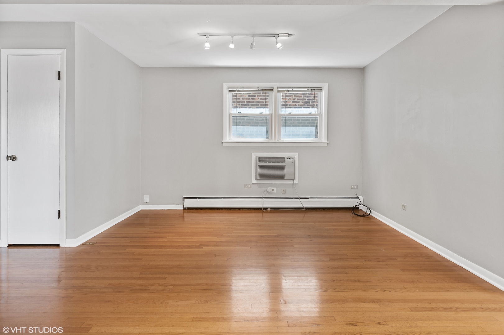 4912 W Berteau Avenue Property Photo 19