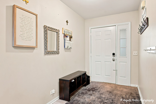 526 Silver Aspen Circle Property Photo 2