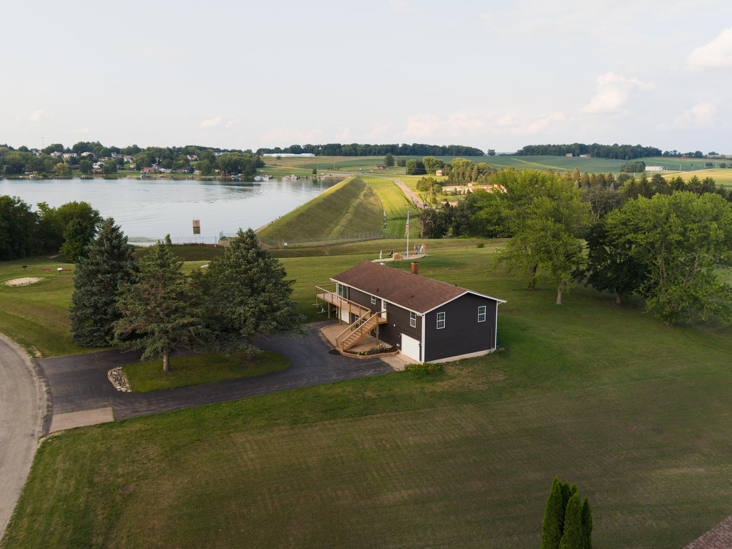 1722 Baintree Road Property Photo 1
