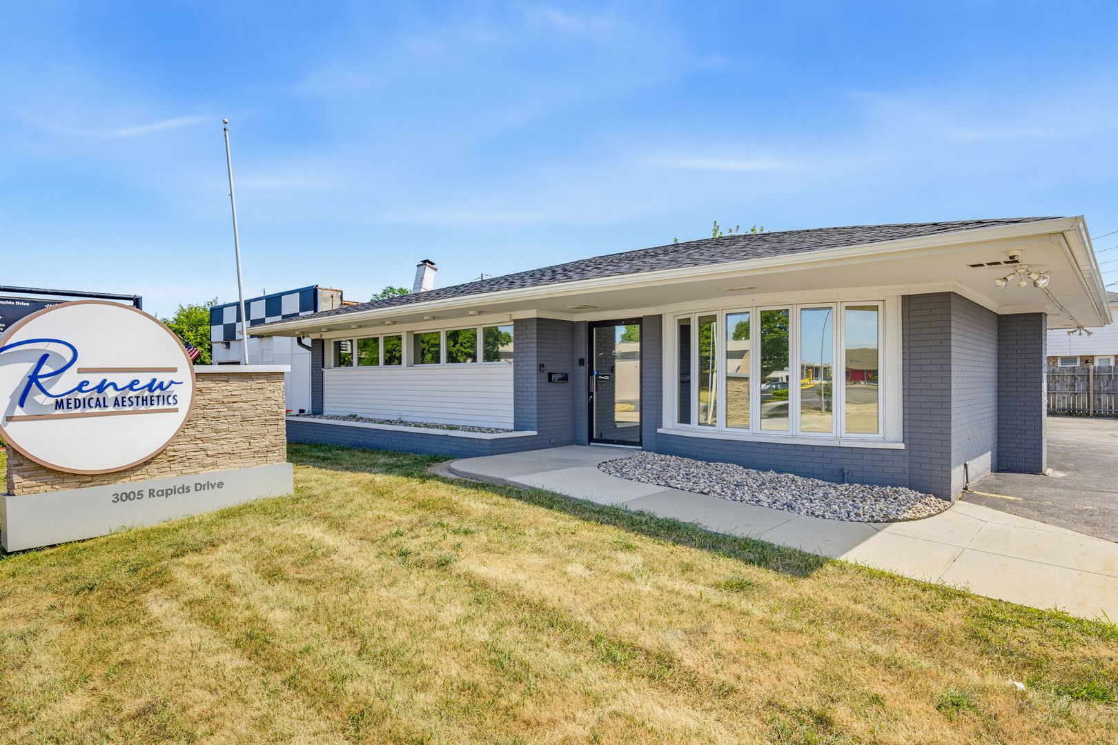 3005 Rapids Drive