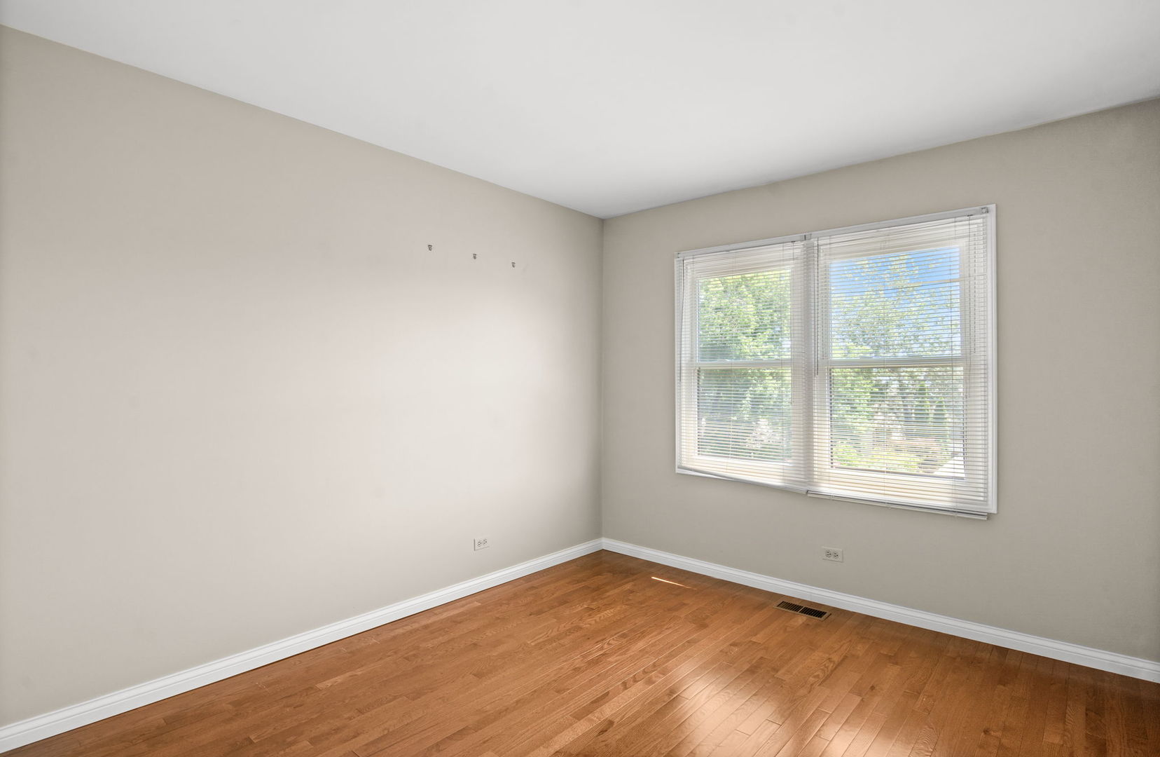 1054 Oakview Drive Property Photo 23