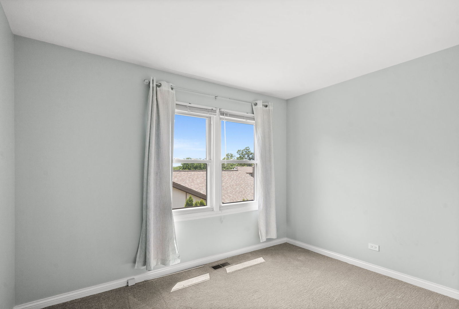 1054 Oakview Drive Property Photo 24