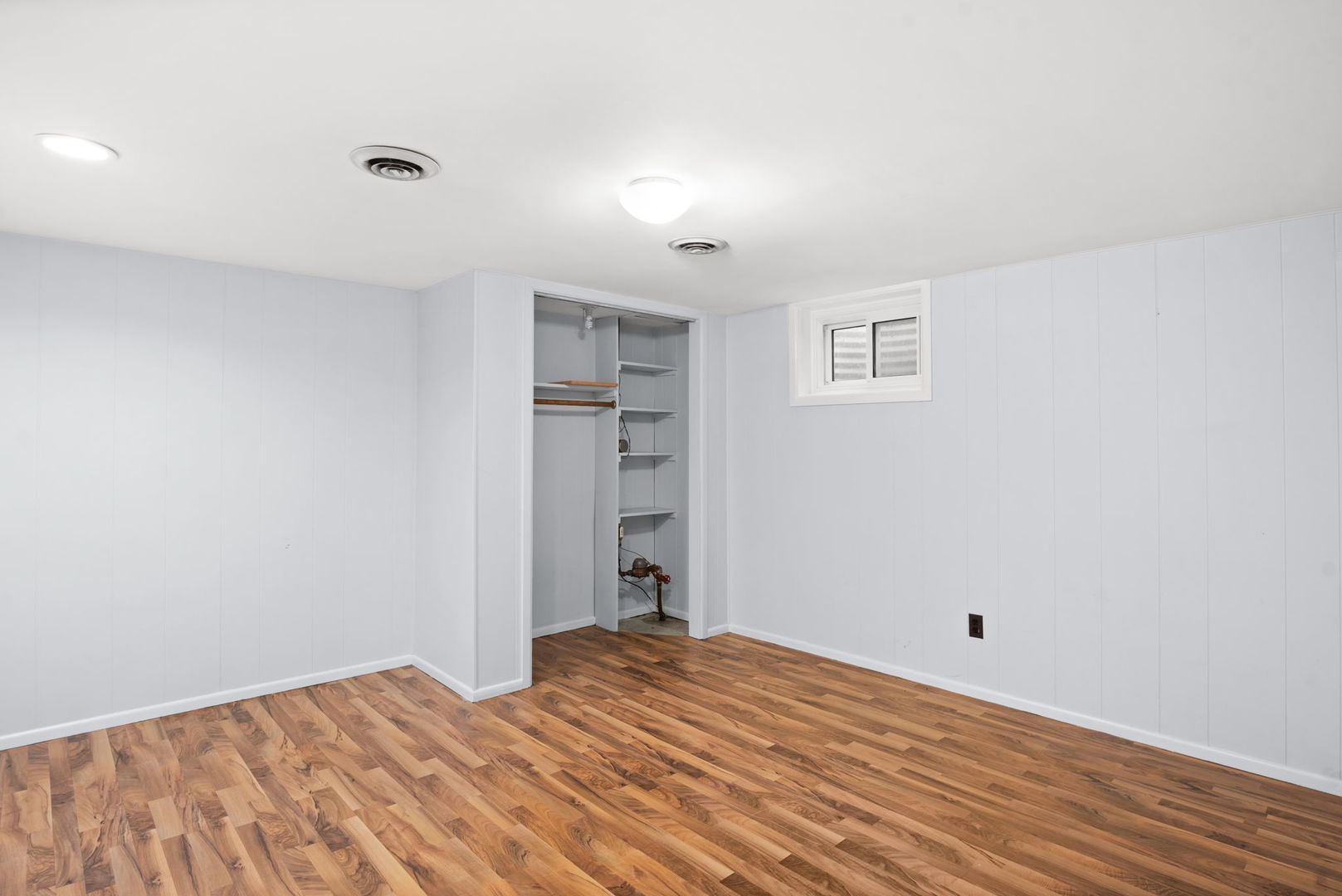 1054 Oakview Drive Property Photo 30