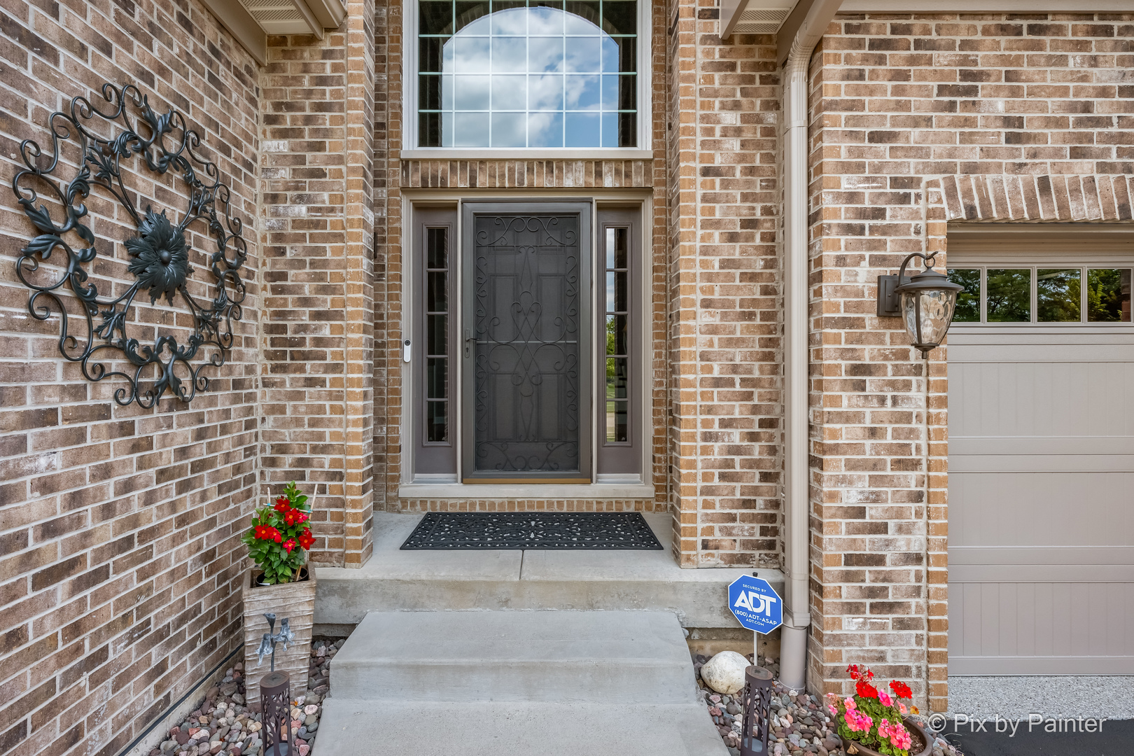5226 Greenshire Circle Property Photo 4