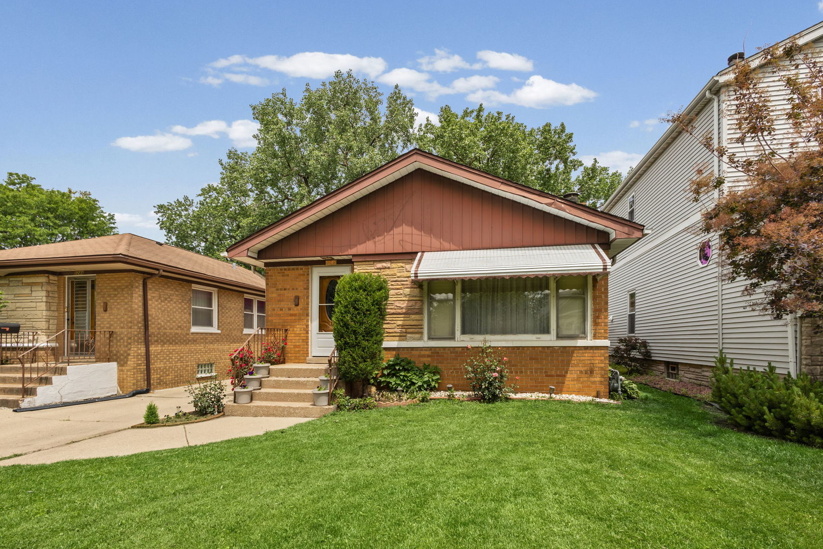 8240 45th Street Property Photo 2