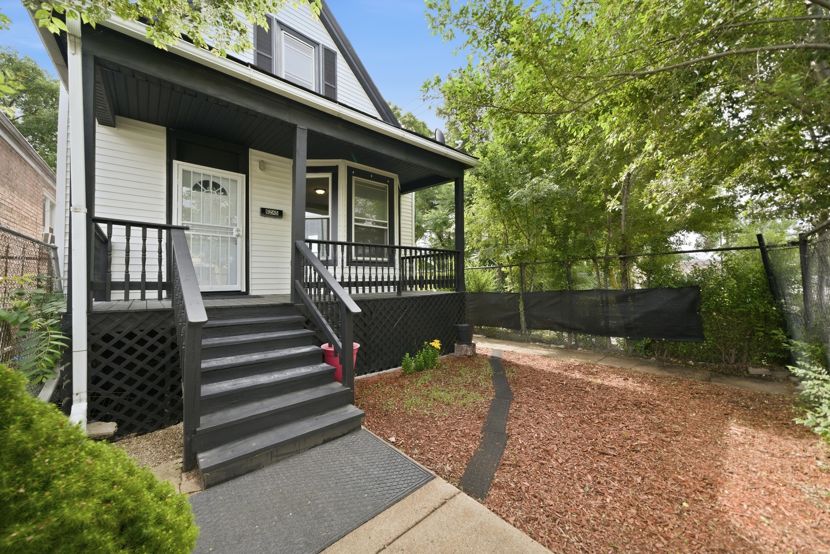 6245 S Damen Avenue Property Photo 2