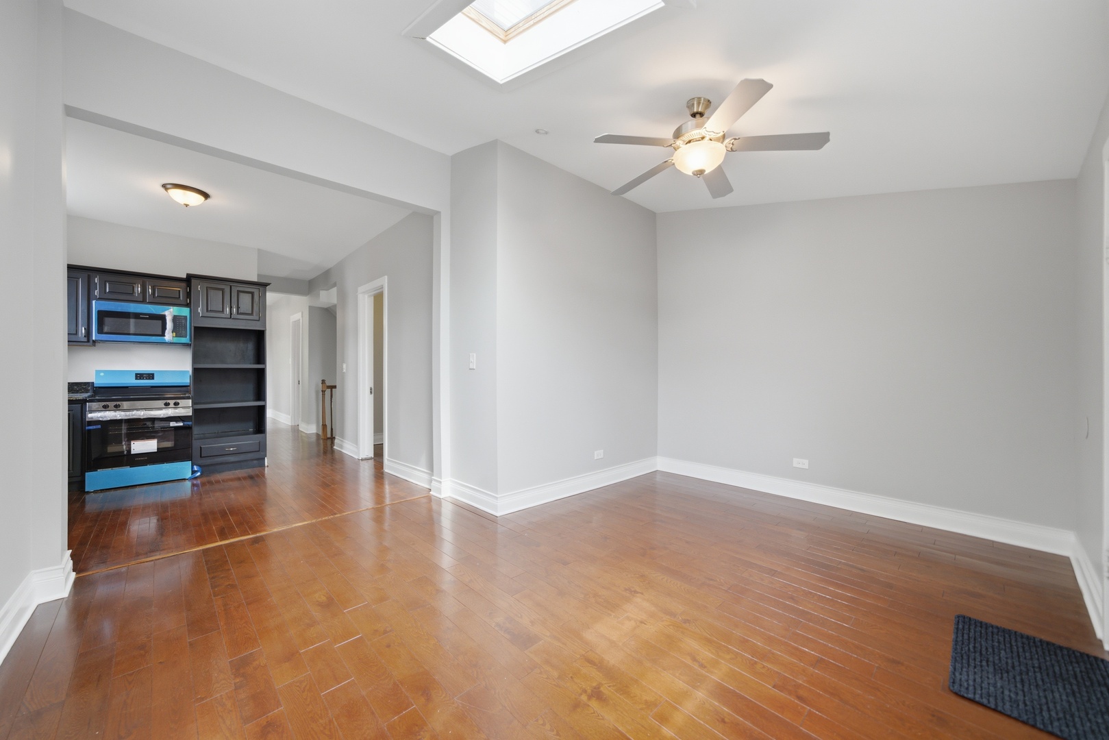 6245 S Damen Avenue Property Photo 8