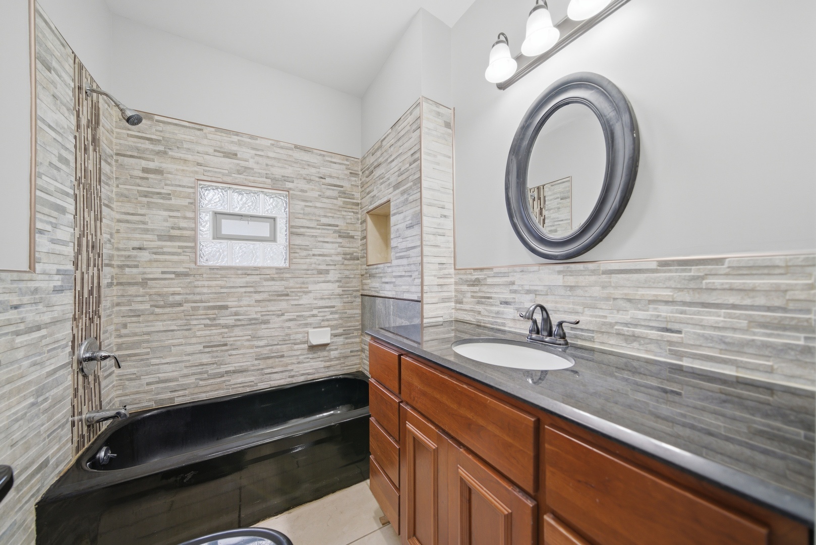 6245 S Damen Avenue Property Photo 9