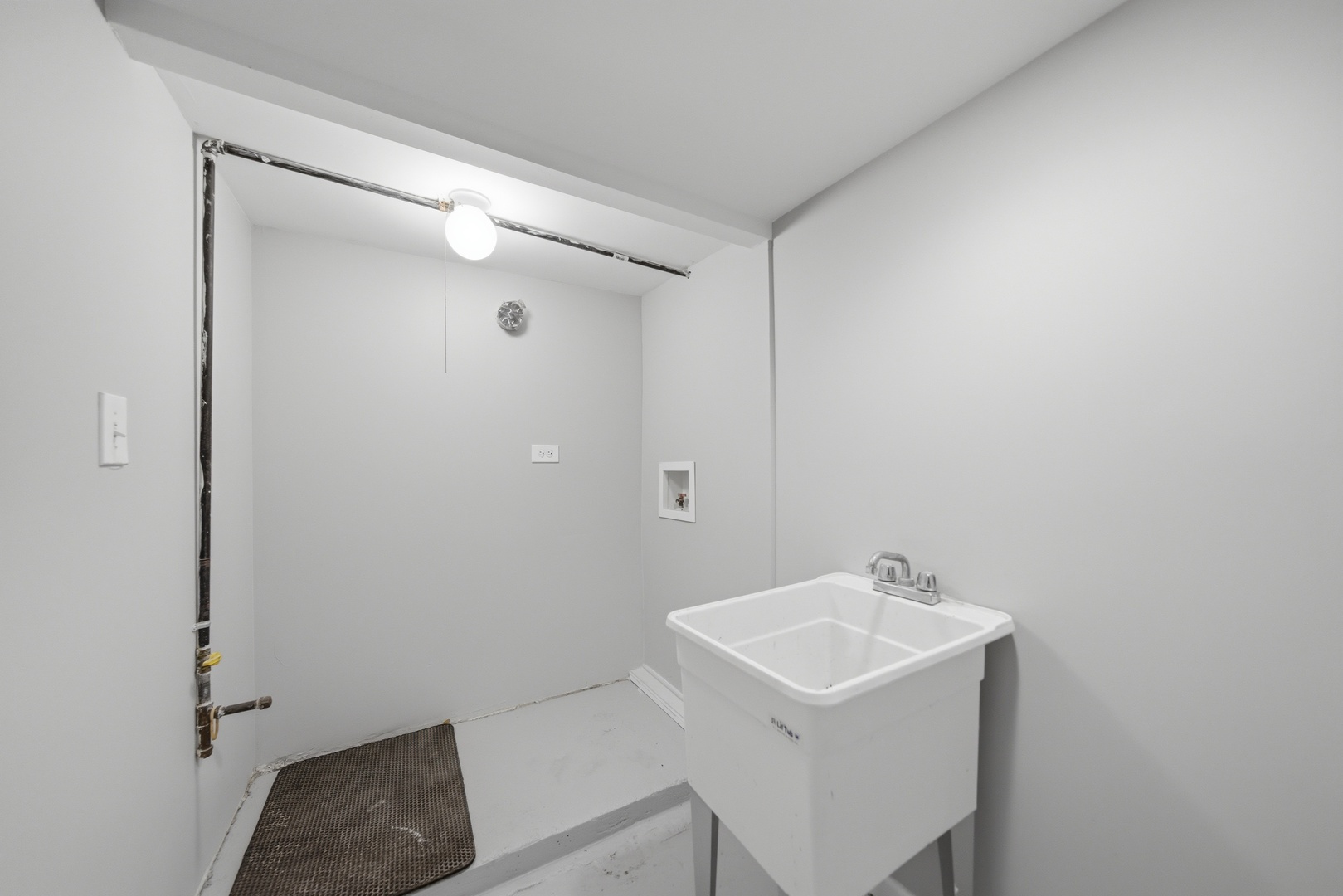6245 S Damen Avenue Property Photo 25