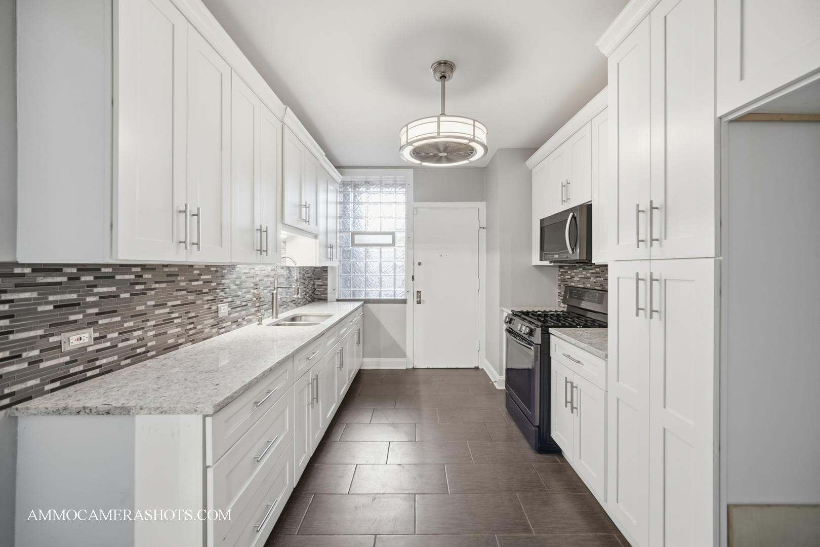 6807 S Paxton Avenue 1 Property Photo 11
