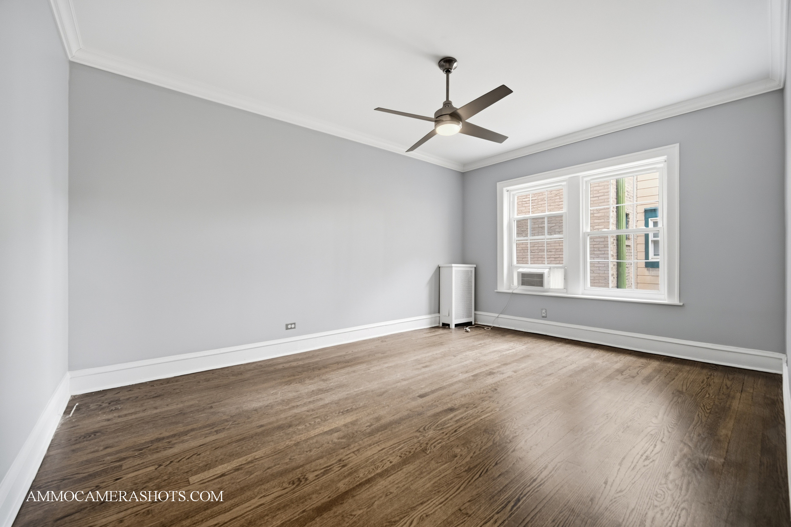 6807 S Paxton Avenue 1 Property Photo 17