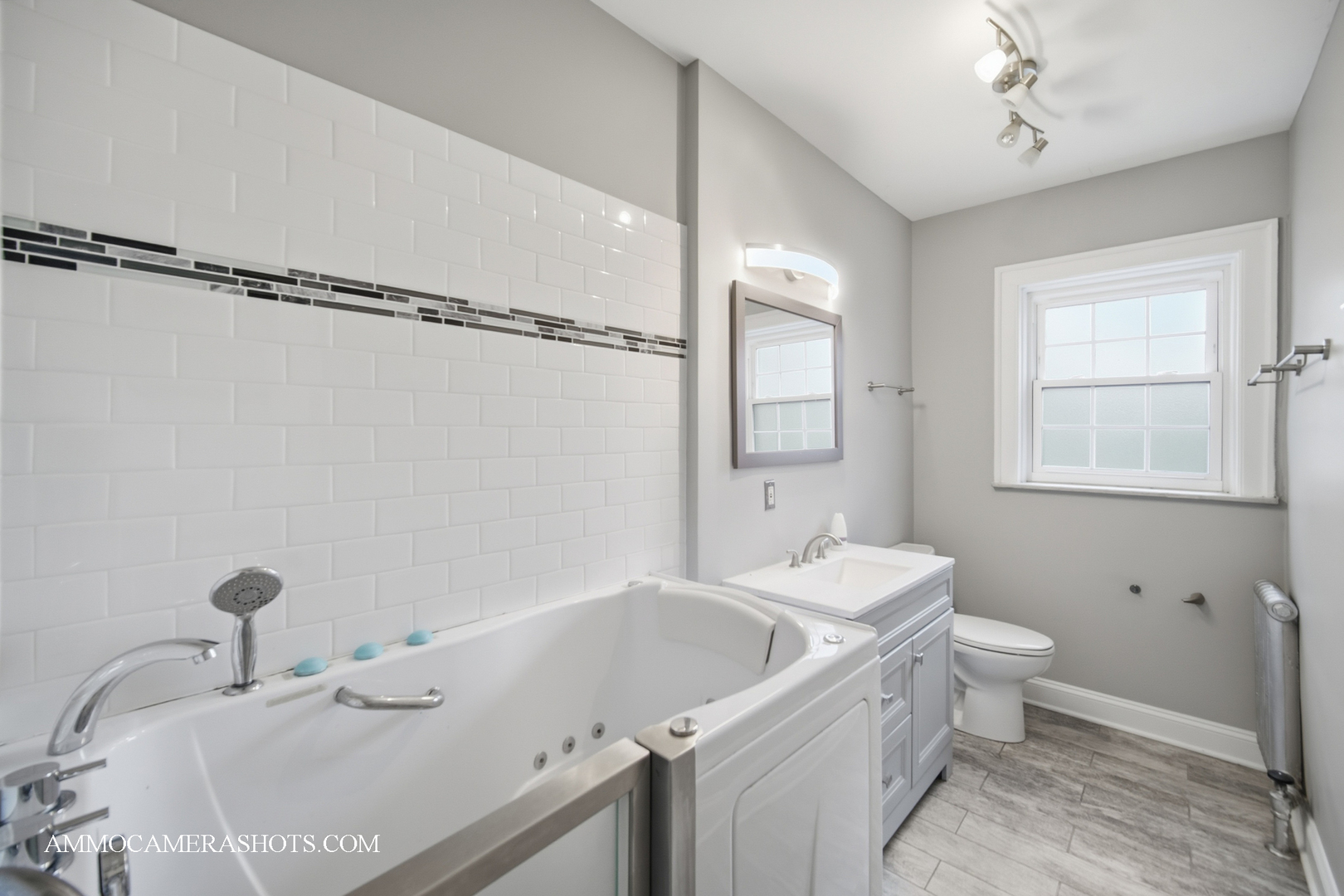 6807 S Paxton Avenue 1 Property Photo 18