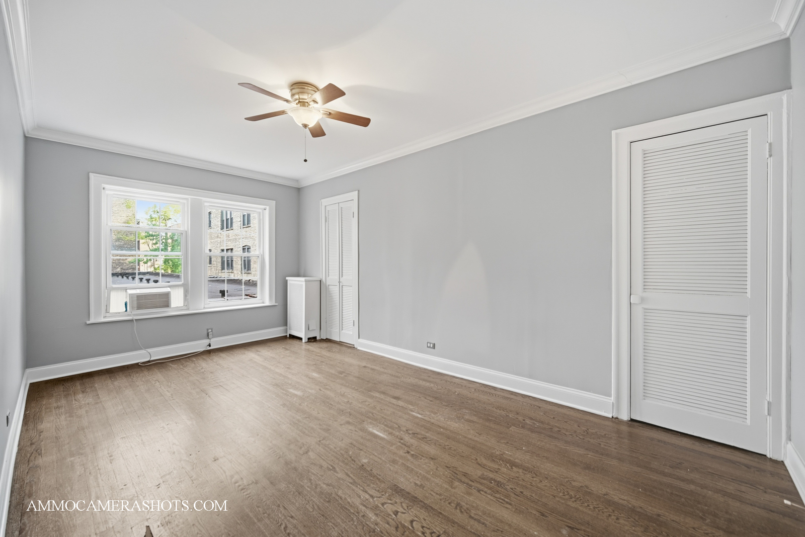 6807 S Paxton Avenue 1 Property Photo 19