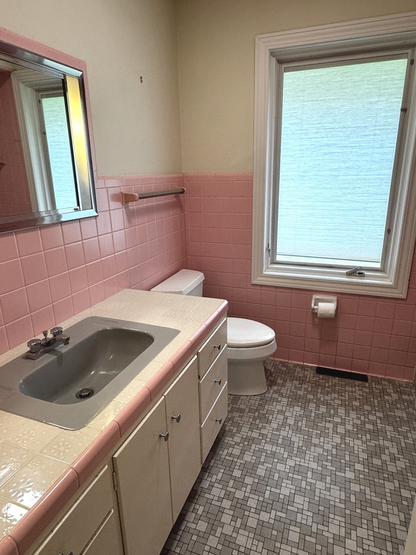 1709 S Vine Street Property Photo 21