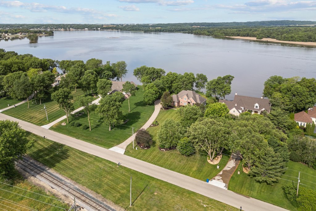 16808 River Road Property Photo 6