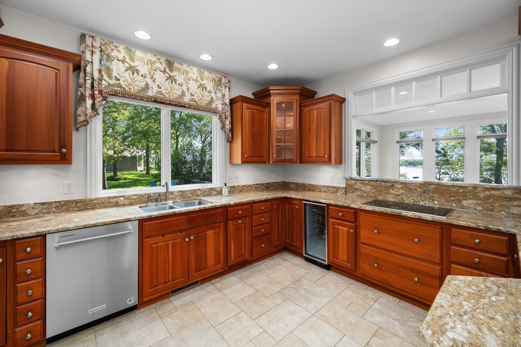 16808 River Road Property Photo 24