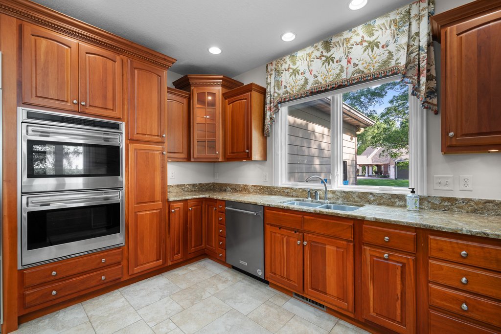 16808 River Road Property Photo 25