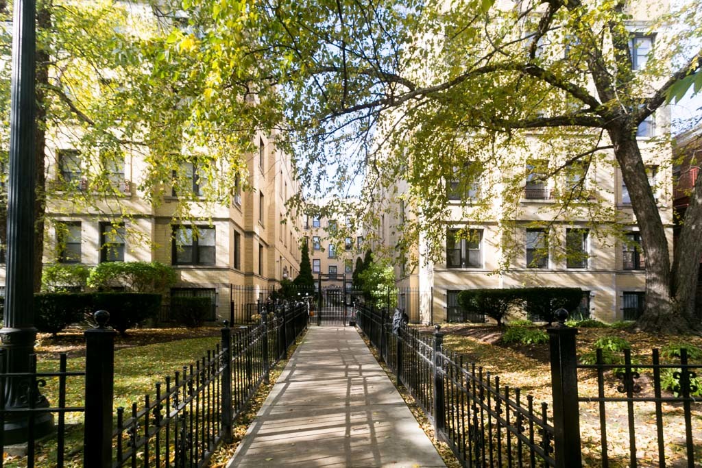4602 N Beacon Street 4C Property Photo 1