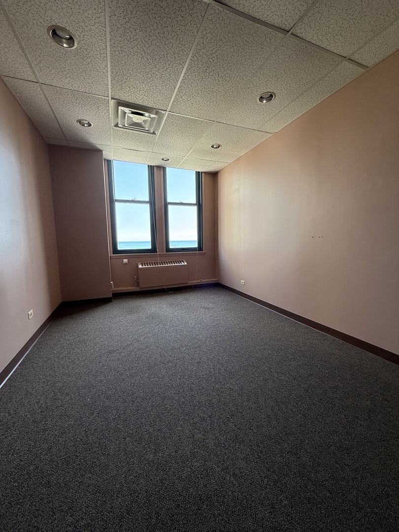 111 N Wabash Avenue 1726 Property Photo 5