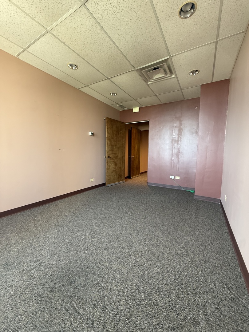 111 N Wabash Avenue 1726 Property Photo 6
