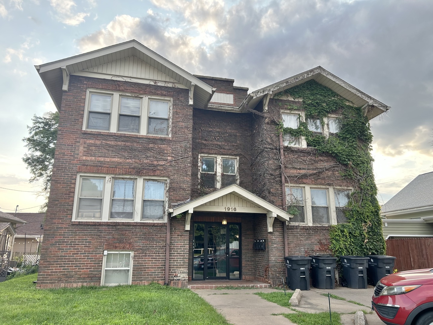 1916 24th Street Property Photo 1