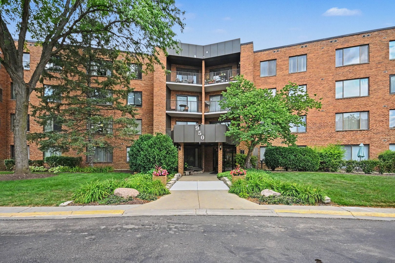 950 E Wilmette Road 408