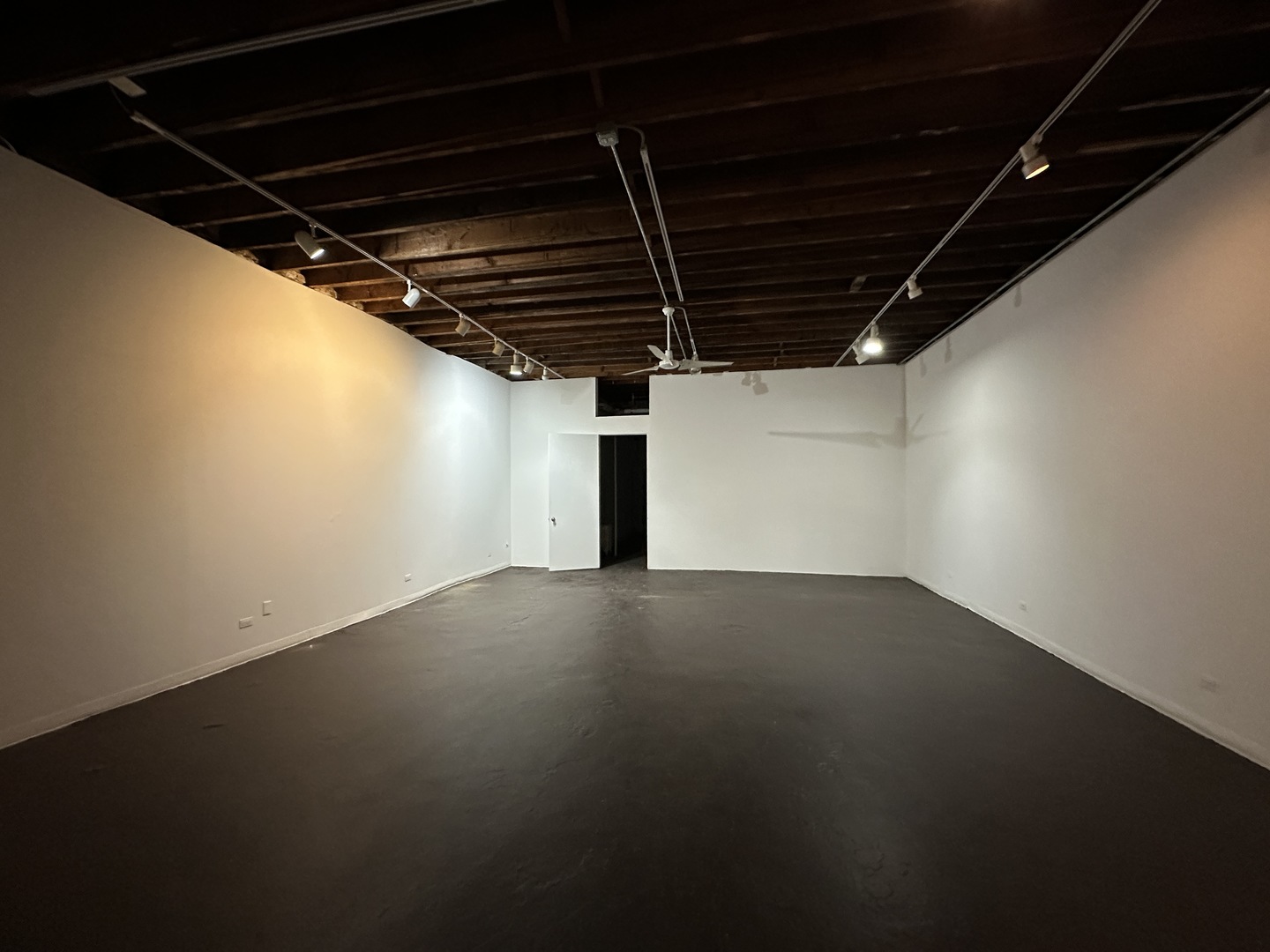 245 W North Avenue Property Photo 5