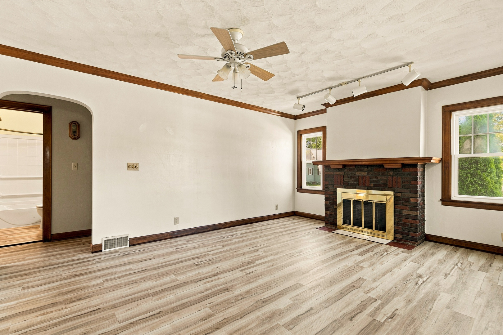 1004 16th Avenue Property Photo 5