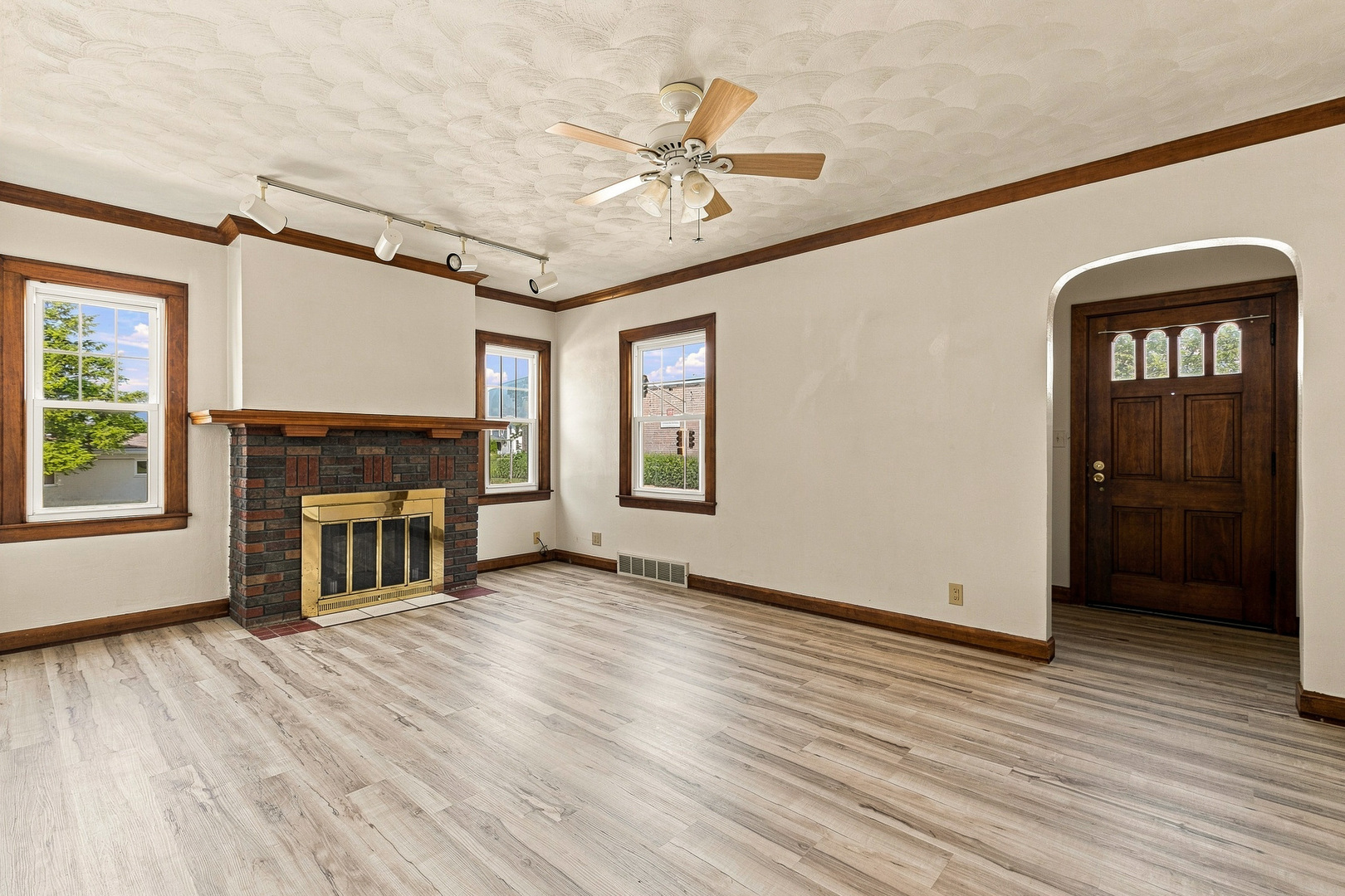 1004 16th Avenue Property Photo 6