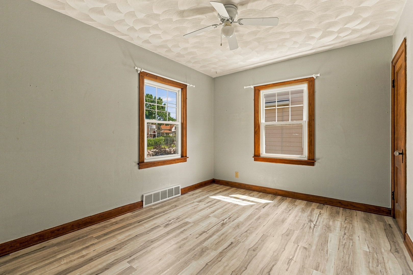 1004 16th Avenue Property Photo 11