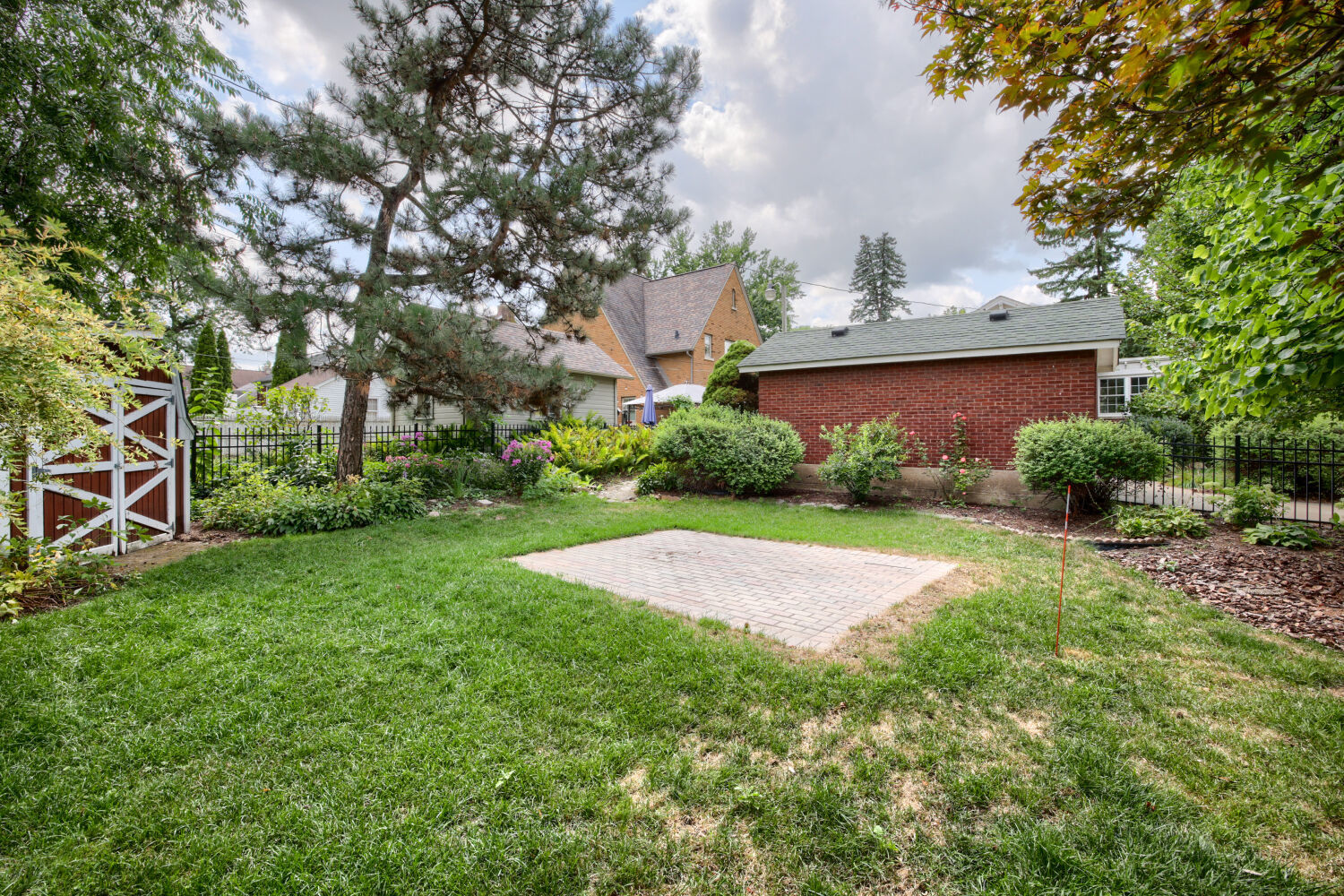 345 Vincent Place Property Photo 15