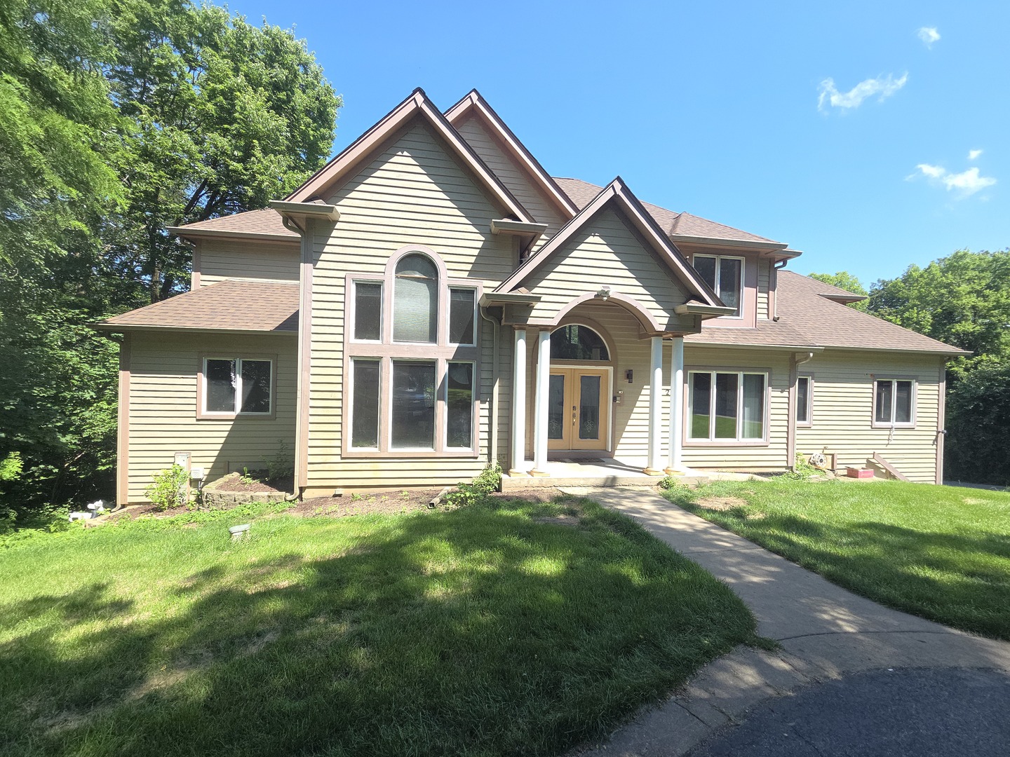 2 Echowood Drive Property Photo 1