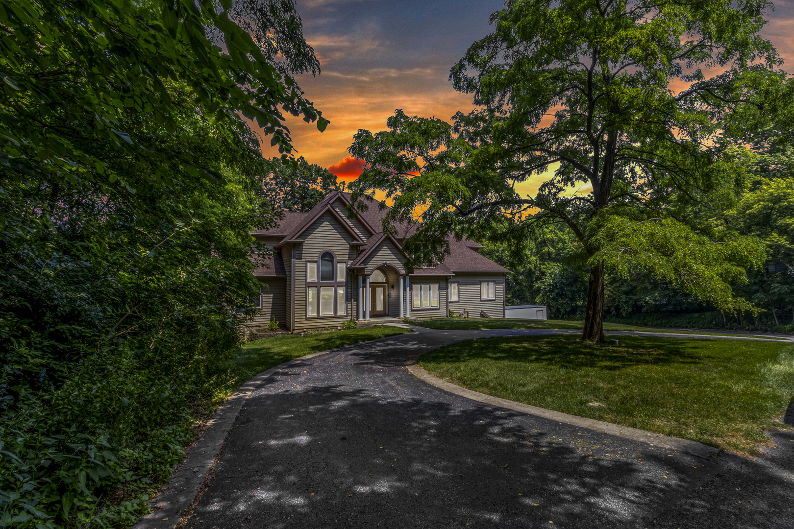 2 Echowood Drive Property Photo 2