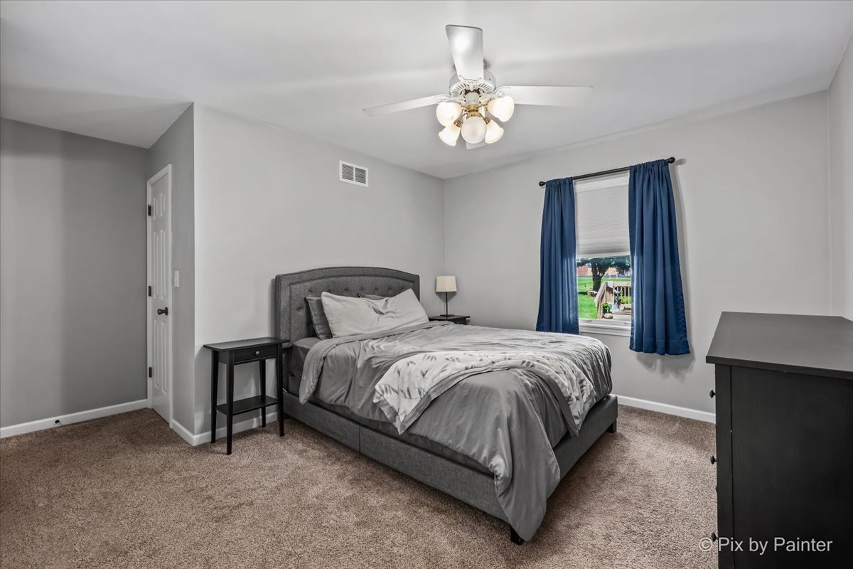 12715147 Property Photo 22