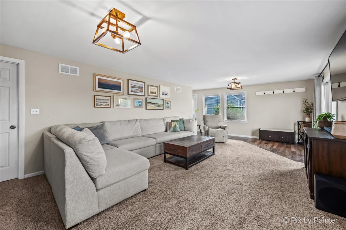 12715147 Property Photo 24