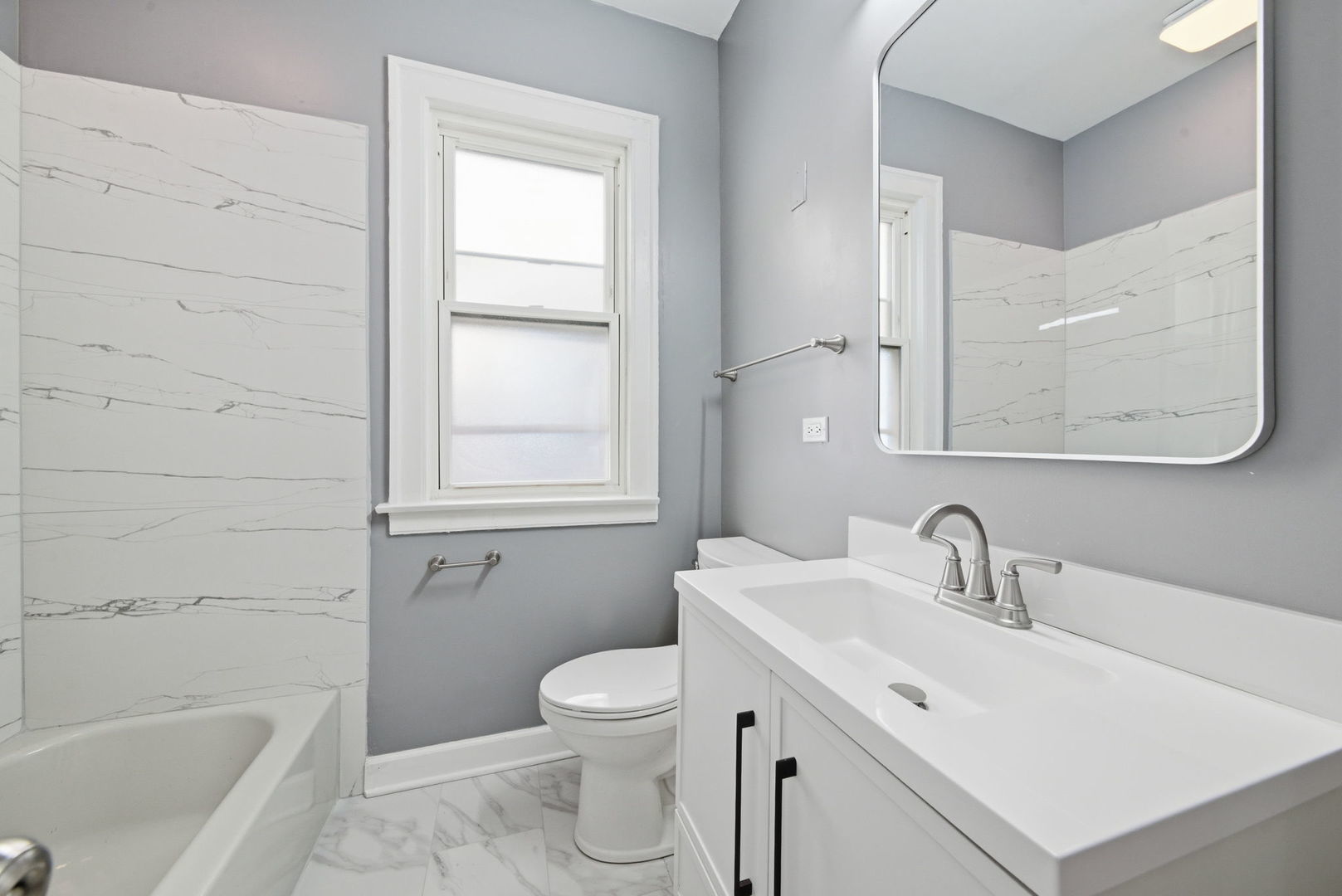 8024 S Vernon Avenue 2 Property Photo 12