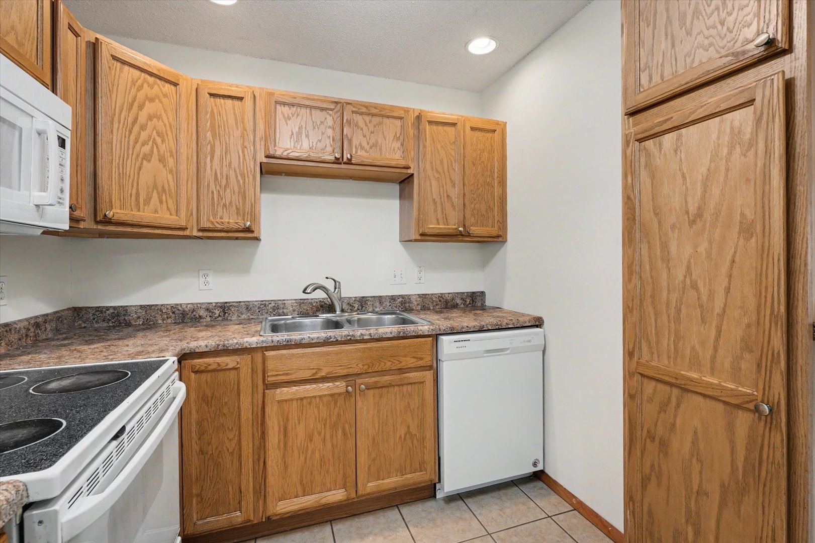 1817 Larch Place Property Photo 16
