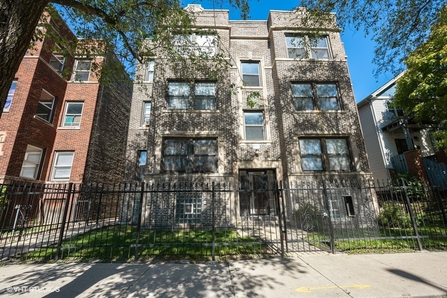 4934 W Jackson Boulevard 1W Property Photo 1