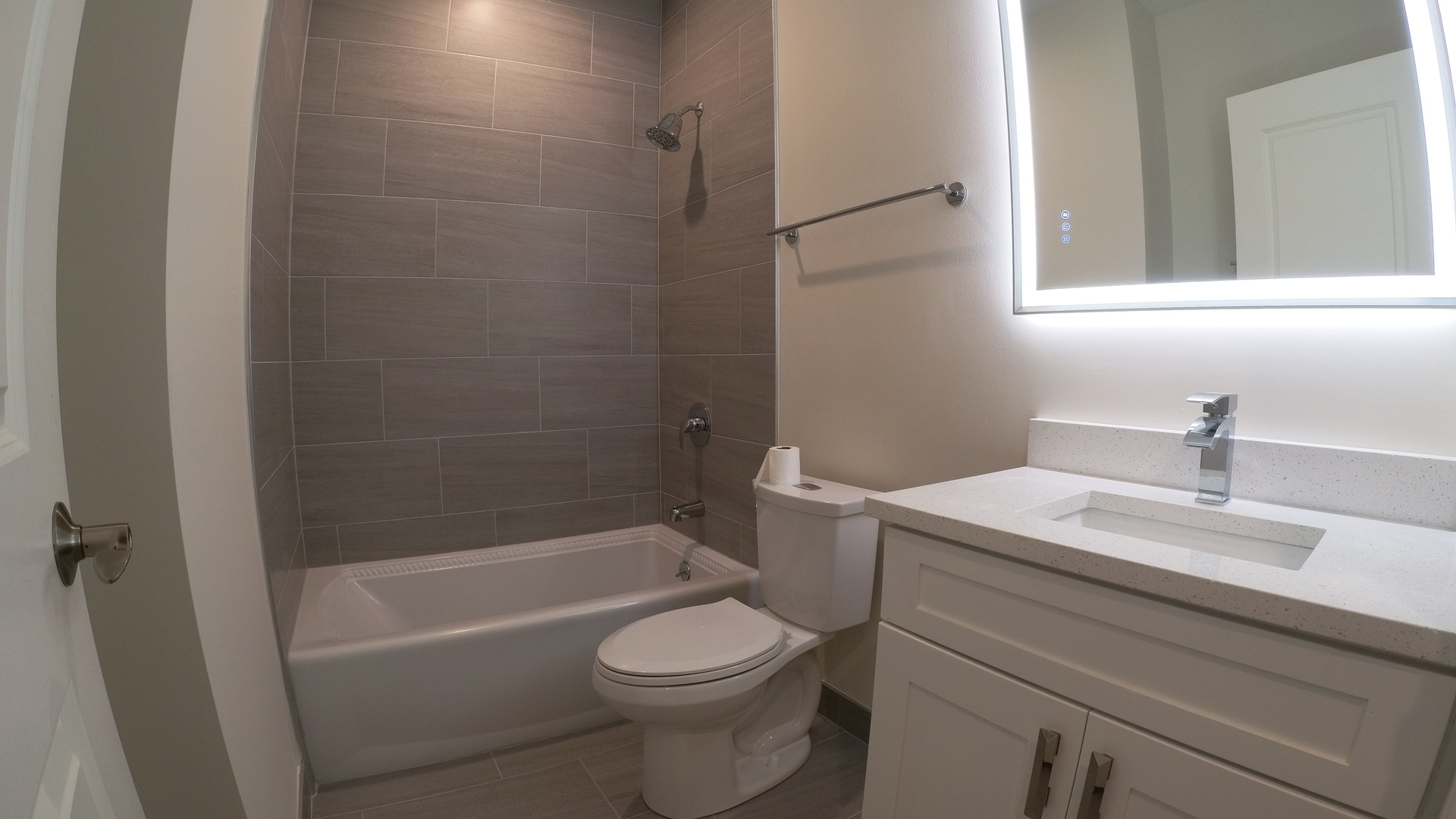 1701 W Chicago Avenue 3 Property Photo 3