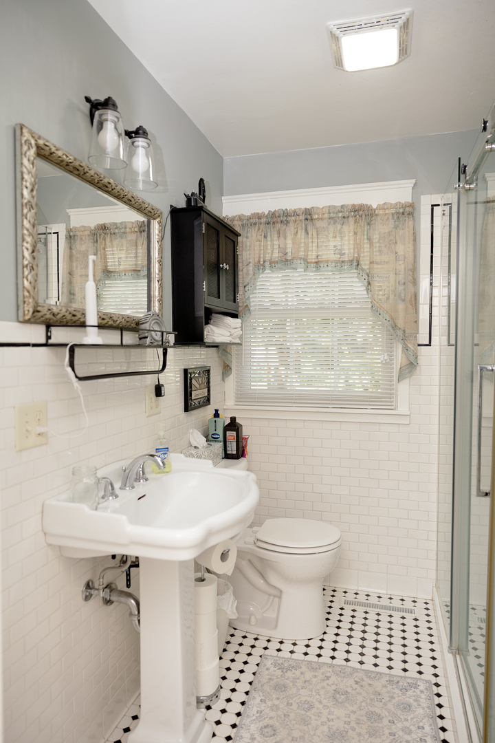 1205 Sinnissippi Park Road Property Photo 6