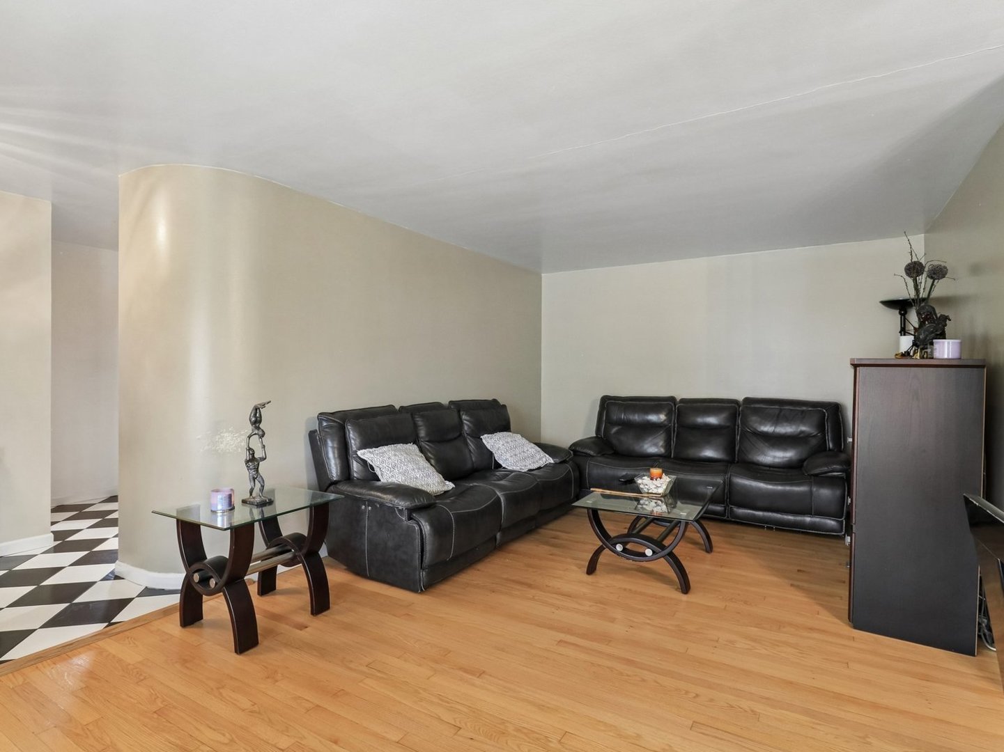 2952 George Street Property Photo 7
