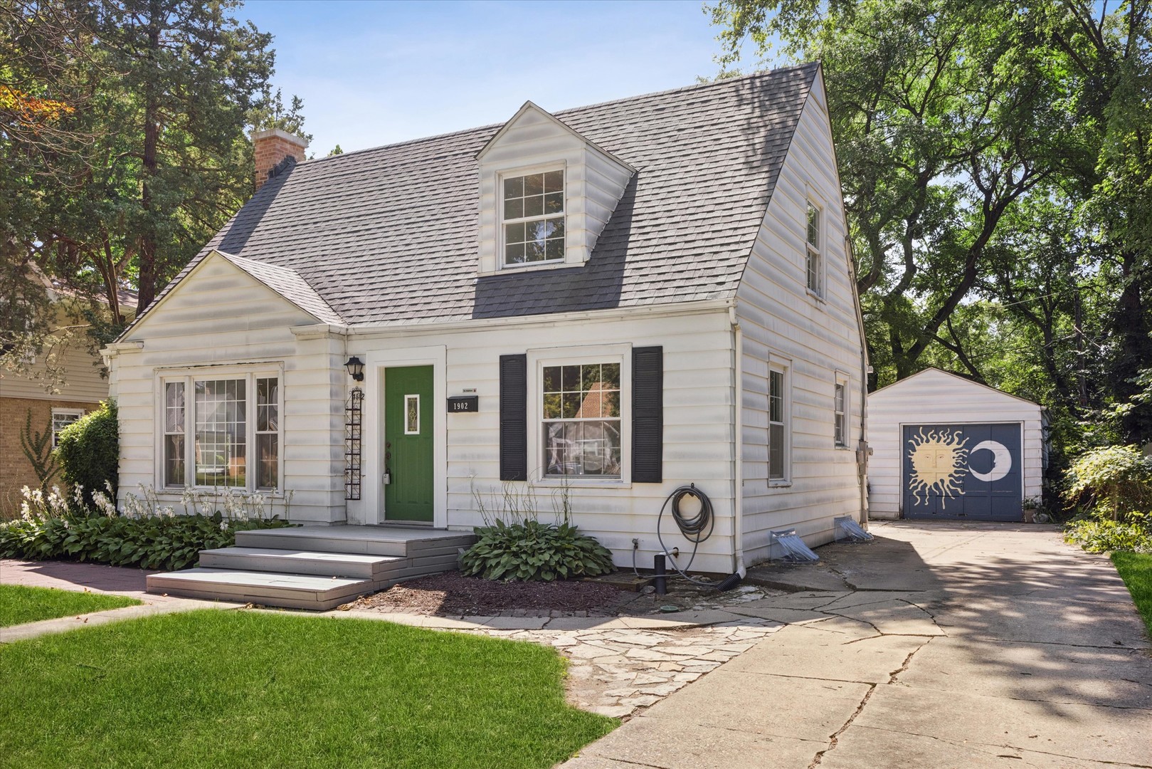1902 E Indiana Street Property Photo 2