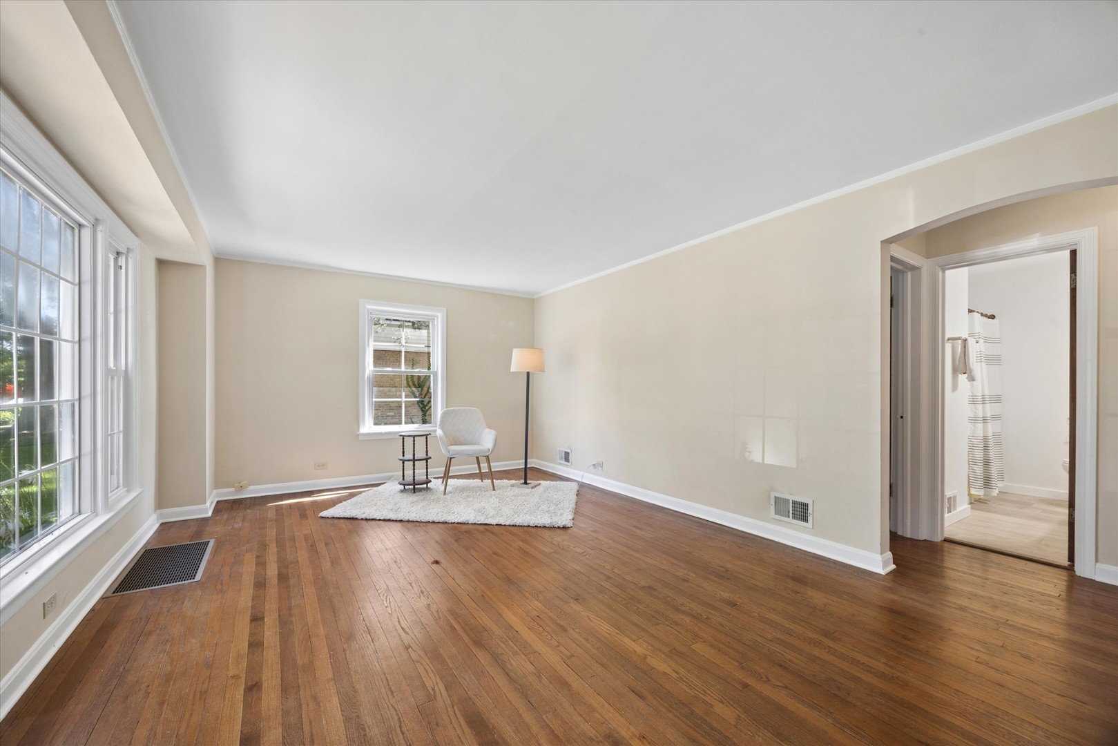 1902 E Indiana Street Property Photo 3