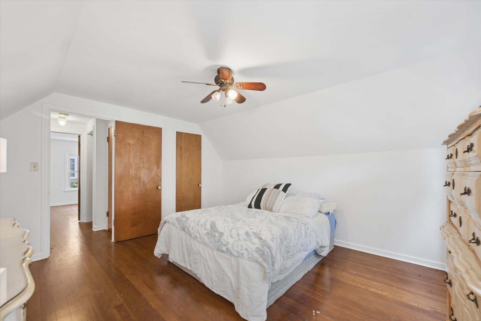1902 E Indiana Street Property Photo 17