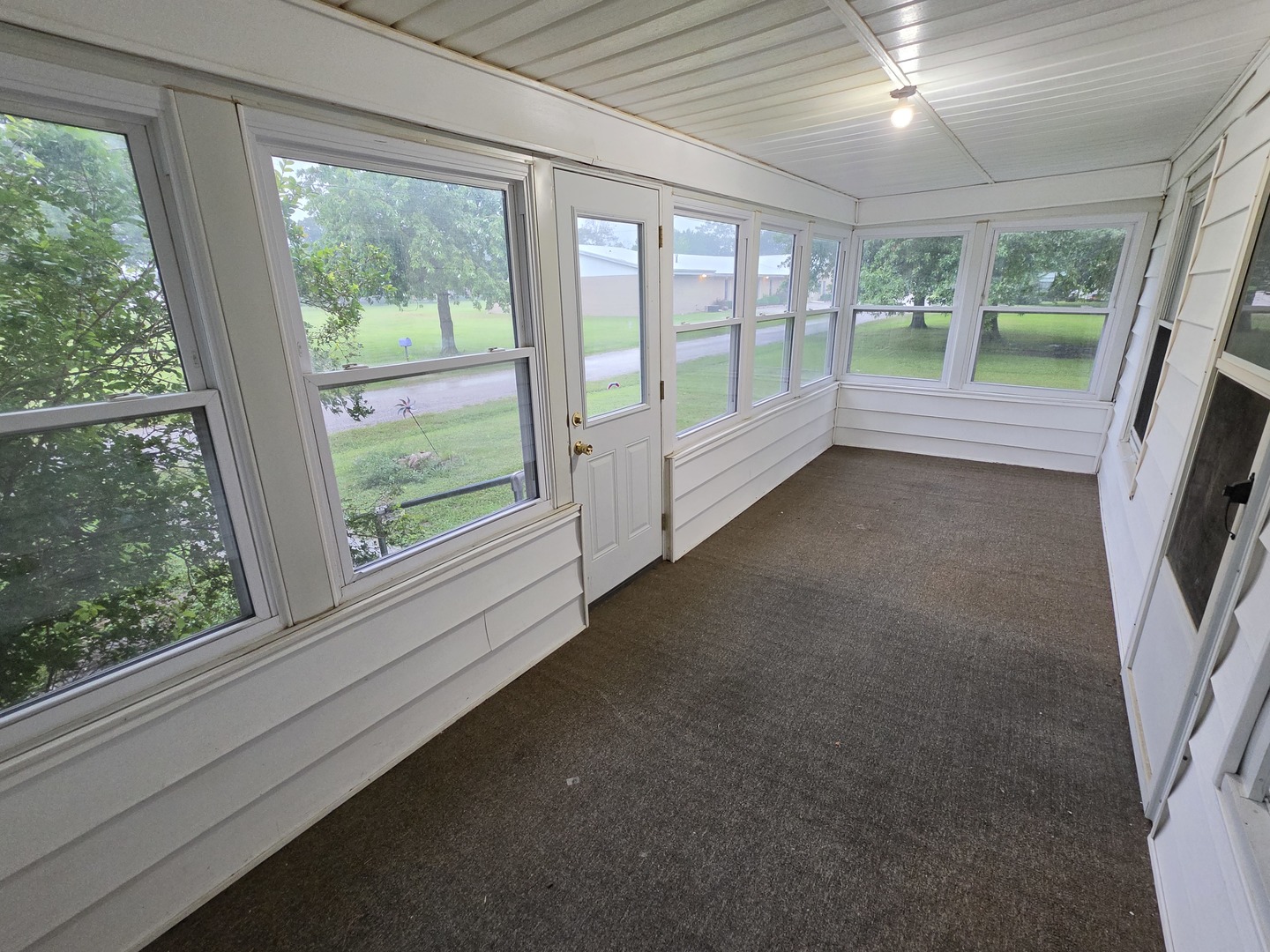 1204 N Dawley Street Property Photo 19