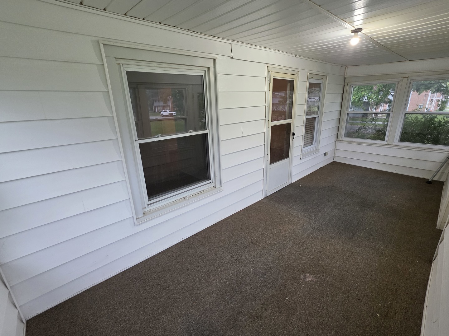 1204 N Dawley Street Property Photo 20