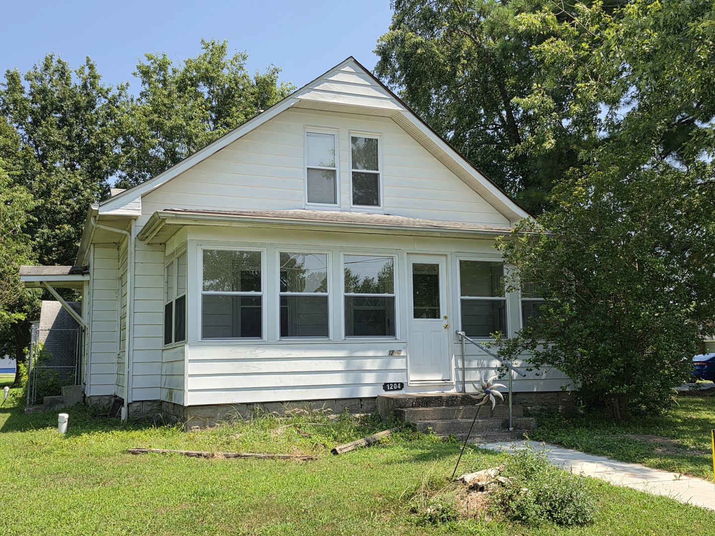 1204 N Dawley Street Property Photo 58